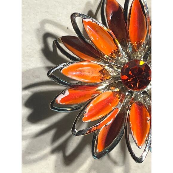 Beautiful Orange Flower Clip On Ear Rings. Orange Jewel in Center. Orange.silver - Picture 4 of 7